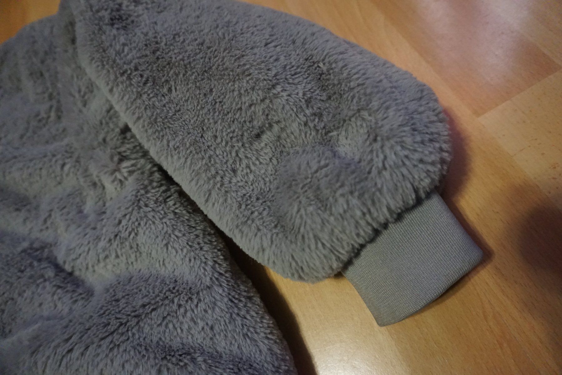 Vestes: Winter Kuscheljacke, Grau, ca. Grösse M – D'occasion à Zürich par einalemjena 2